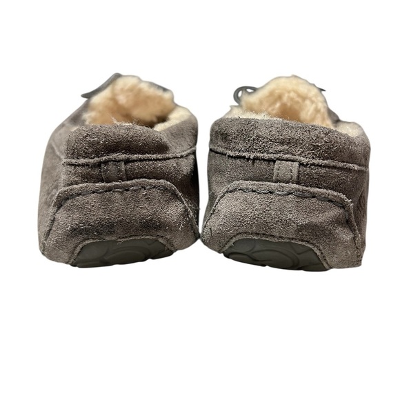 UGG Men\'s gray Suede Loafers slippers size 11